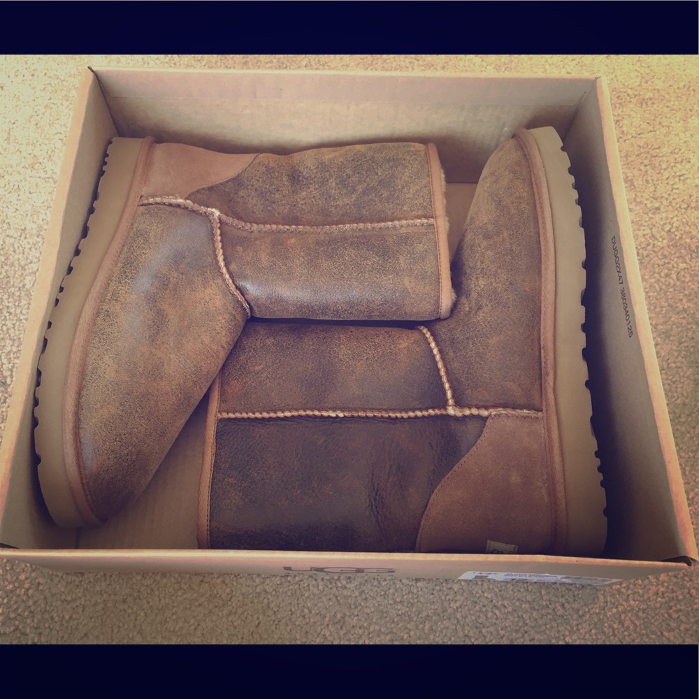Men’s UGG boots Size 12 - BRAND NEW